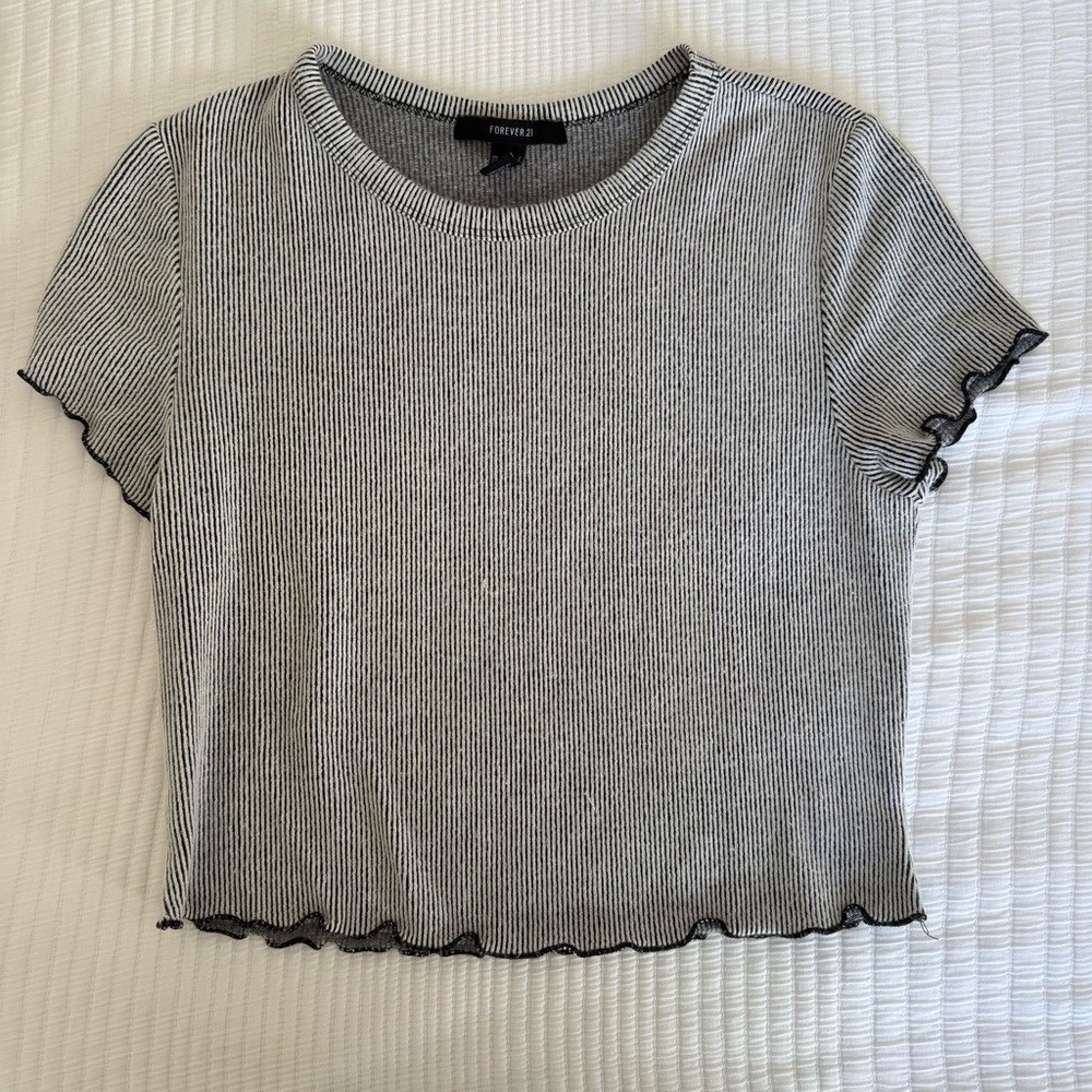 Forever 21 Black and White Striped Crop Top